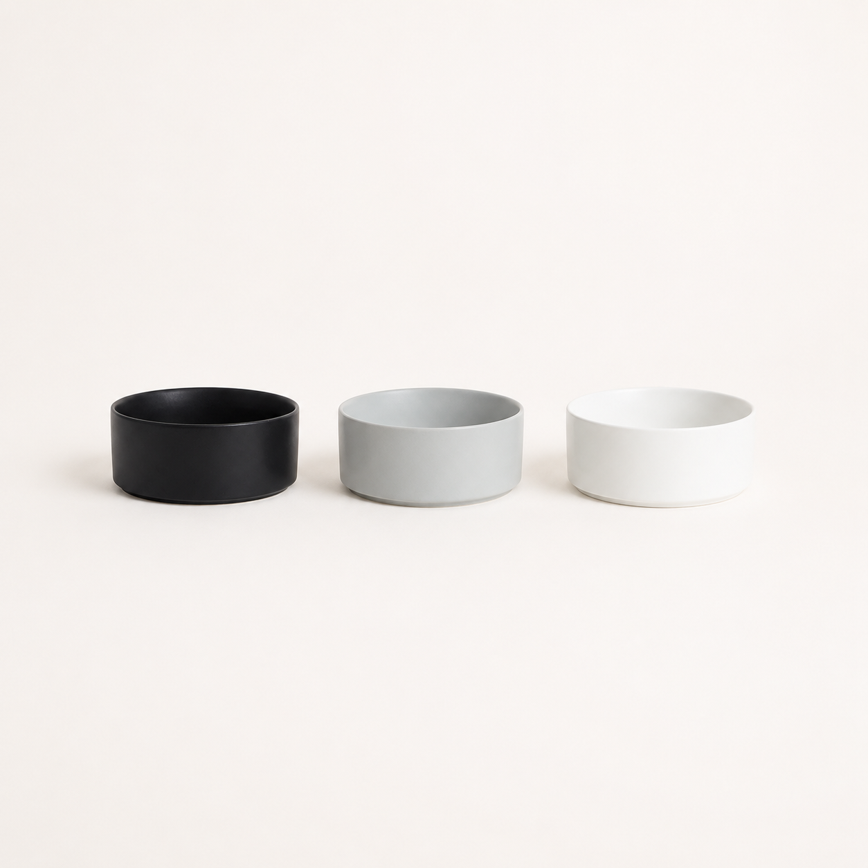 NOQIVA Low-Profile Ceramic Cat Bowl with Bamboo Stand